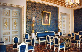 07 Blue drawing room